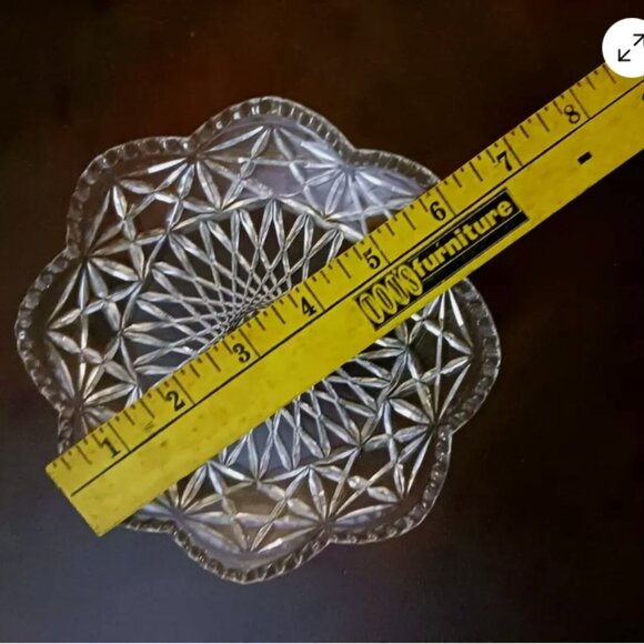 Vintage Avon Clear Pressed Glass Nut Candy Or Trinket Dish 6.25 in - Picture 8 of 8